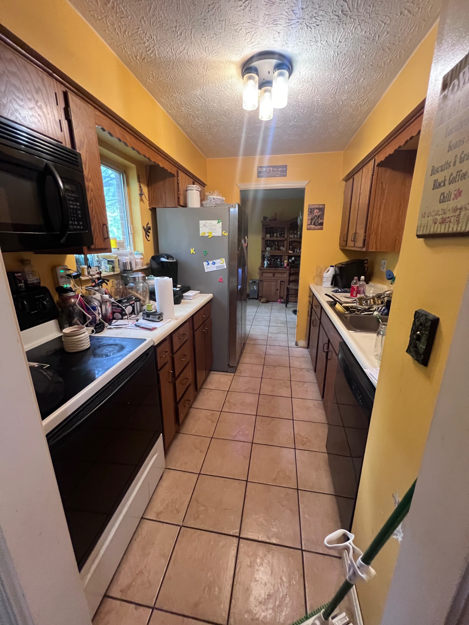 Kitchen before remodeling