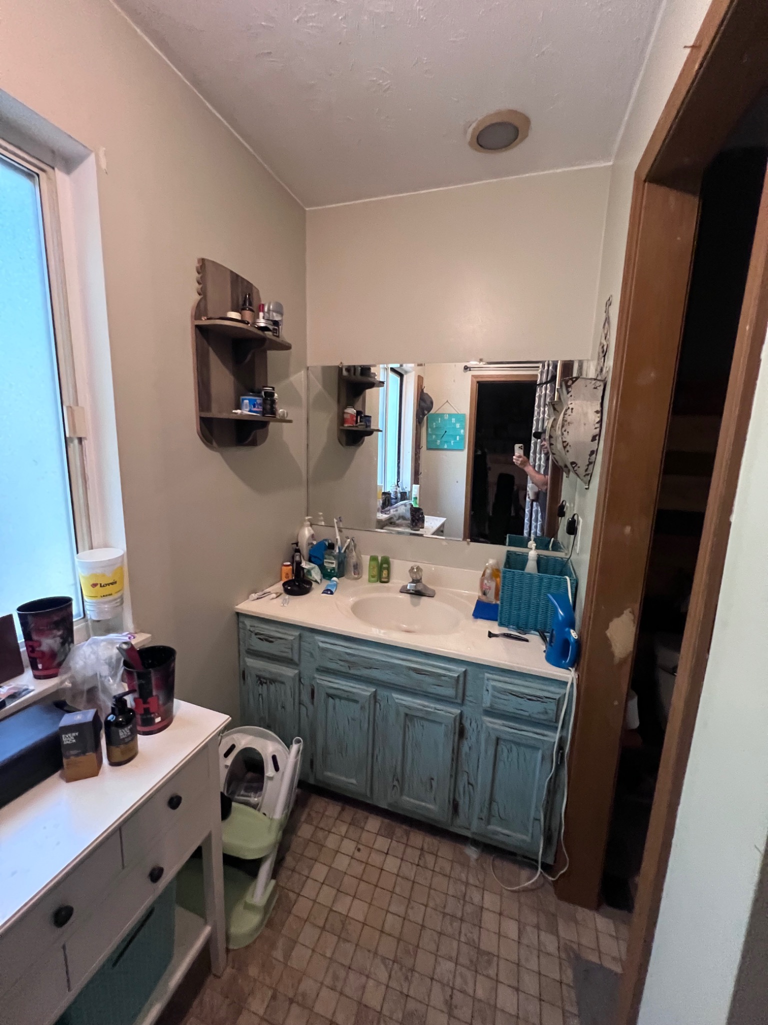 Bathroom before remodeling